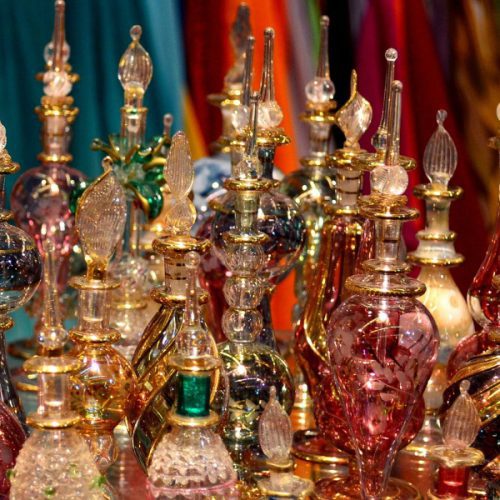 Perfumy arabskie – jakie posiadają nuty zapachowe