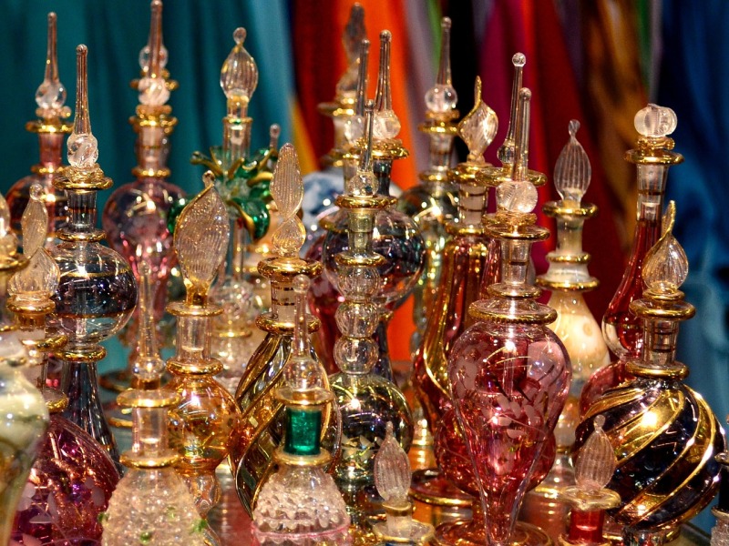Perfumy arabskie – jakie posiadają nuty zapachowe