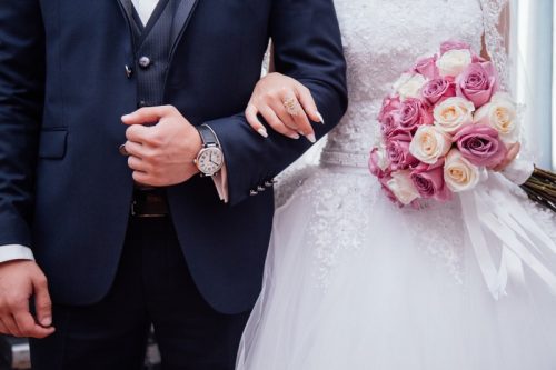 Garnitur męski ślubny – klucz do wyjątkowego wyglądu w tym ważnym dniu